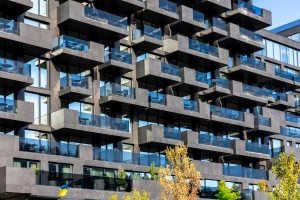 Jakie korzyści przynoszą Strony dla firm i dlaczego warto je mieć?